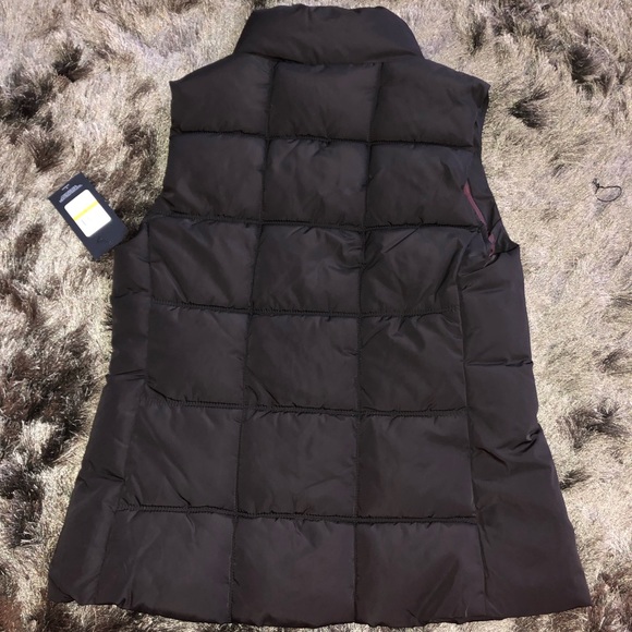 Brand New Tommy Hilfilger Vest - Picture 2 of 6